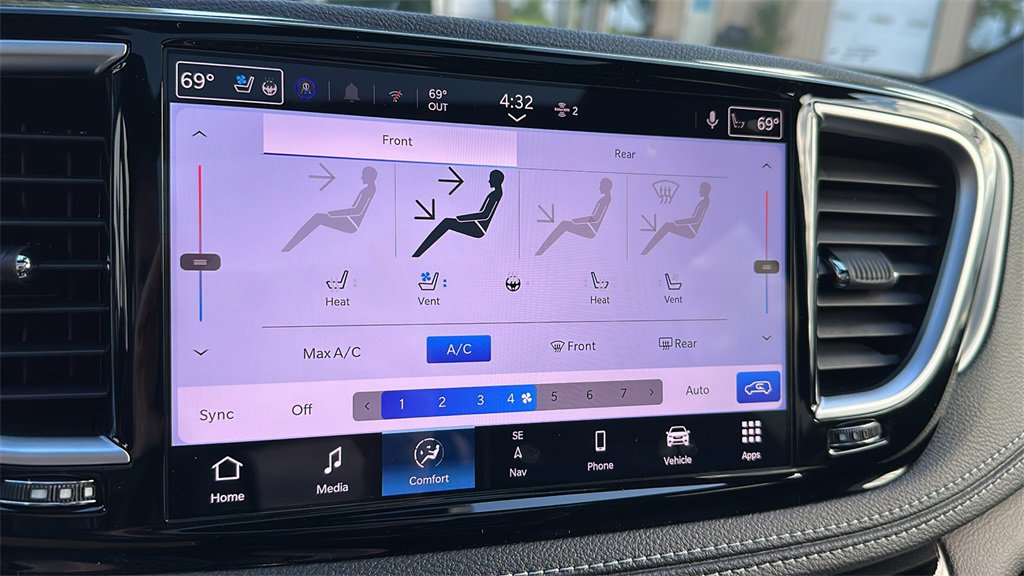 New 2026 Chrysler Pacifica Limited w/ S Appearance Package image 21