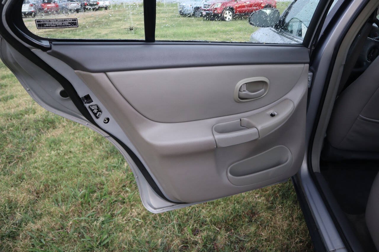 Used 1998 Oldsmobile Intrigue GL FWD image 16