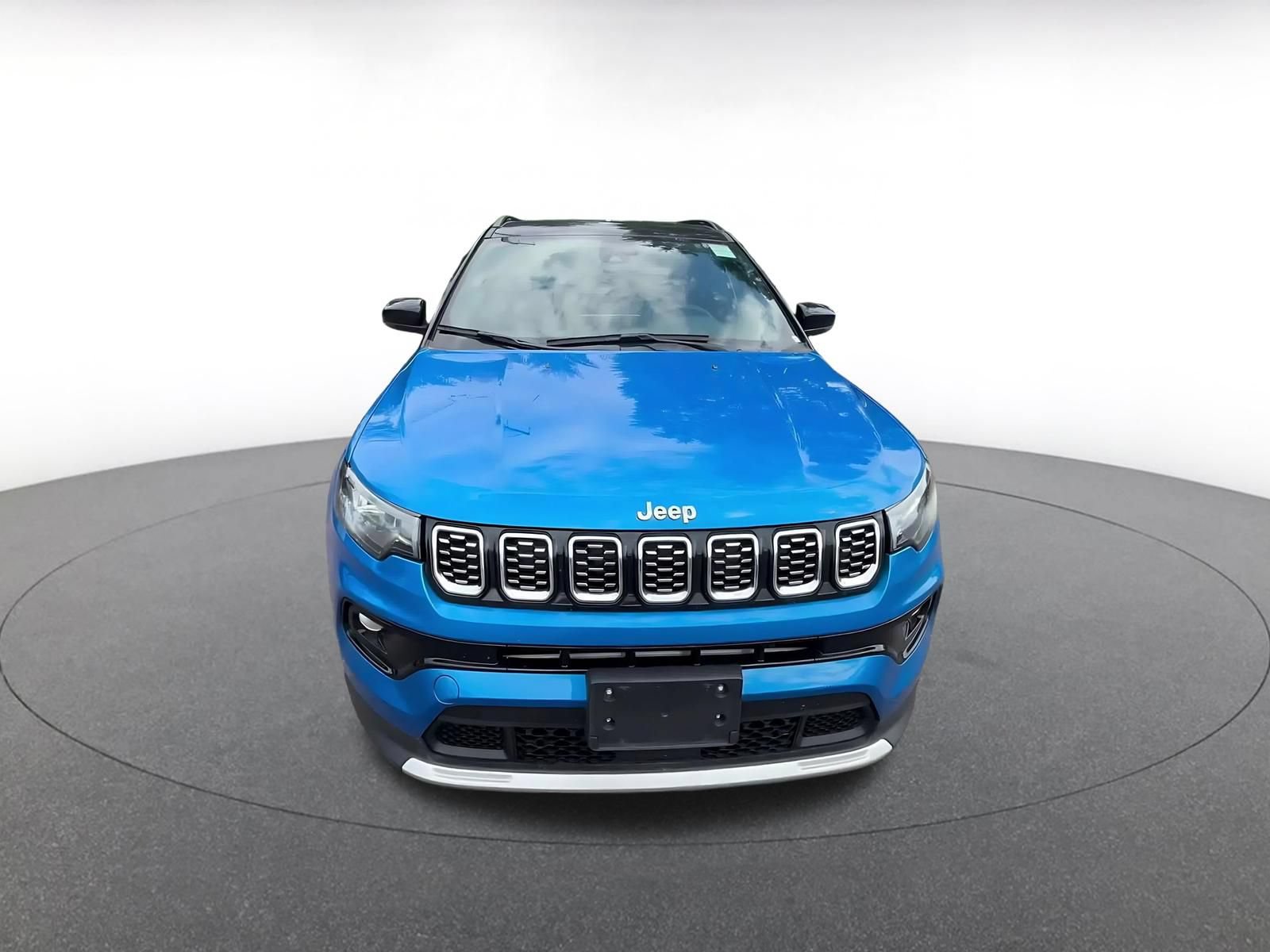 Used 2025 Jeep Compass Limited AWD/4WD image 7