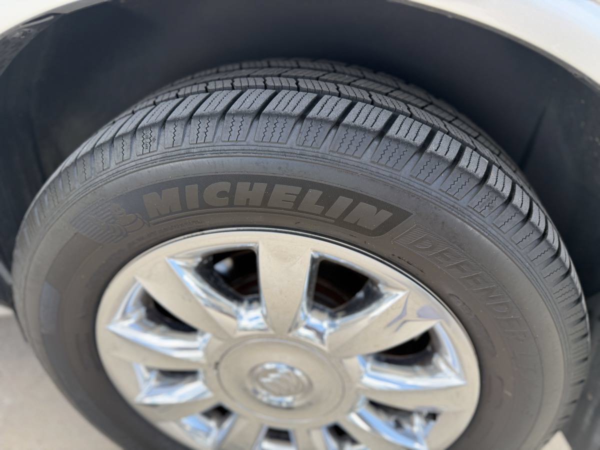 Used 2015 Buick Enclave Leather FWD image 9