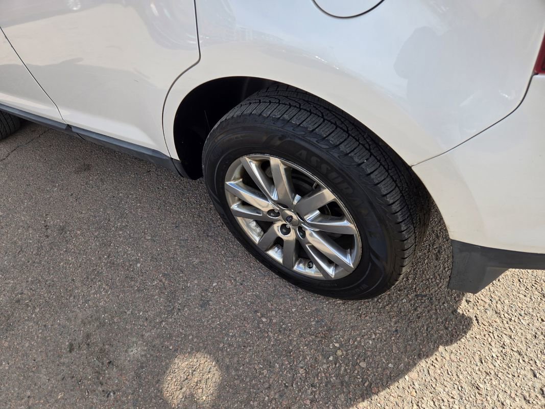 Used 2011 Ford Edge Limited w/ 301A Rapid Spec Order Code image 6