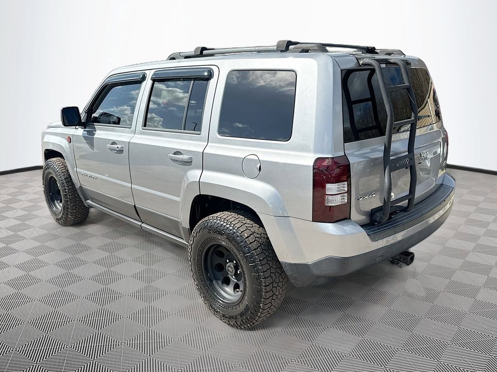 Used 2017 Jeep Patriot Latitude AWD/4WD image 8