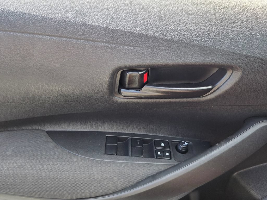 Used 2025 Toyota Corolla LE FWD image 26