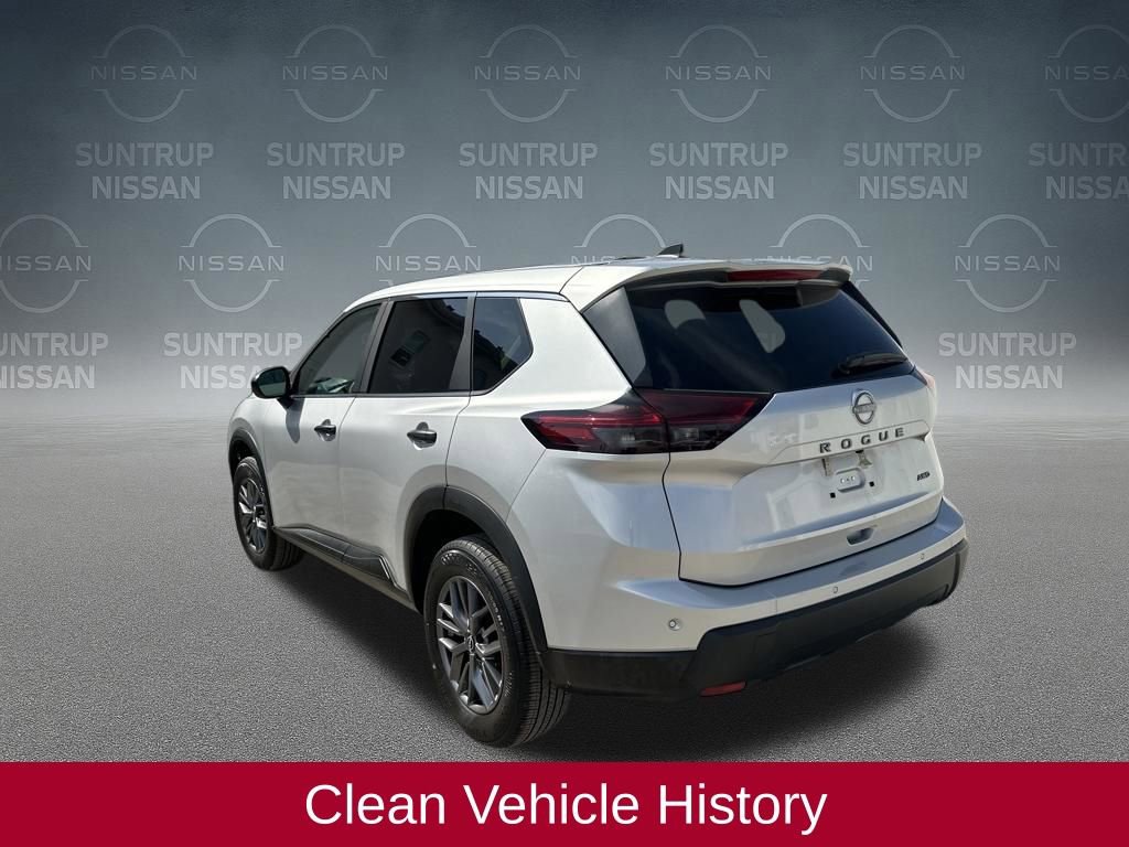Used 2025 Nissan Rogue S image 3