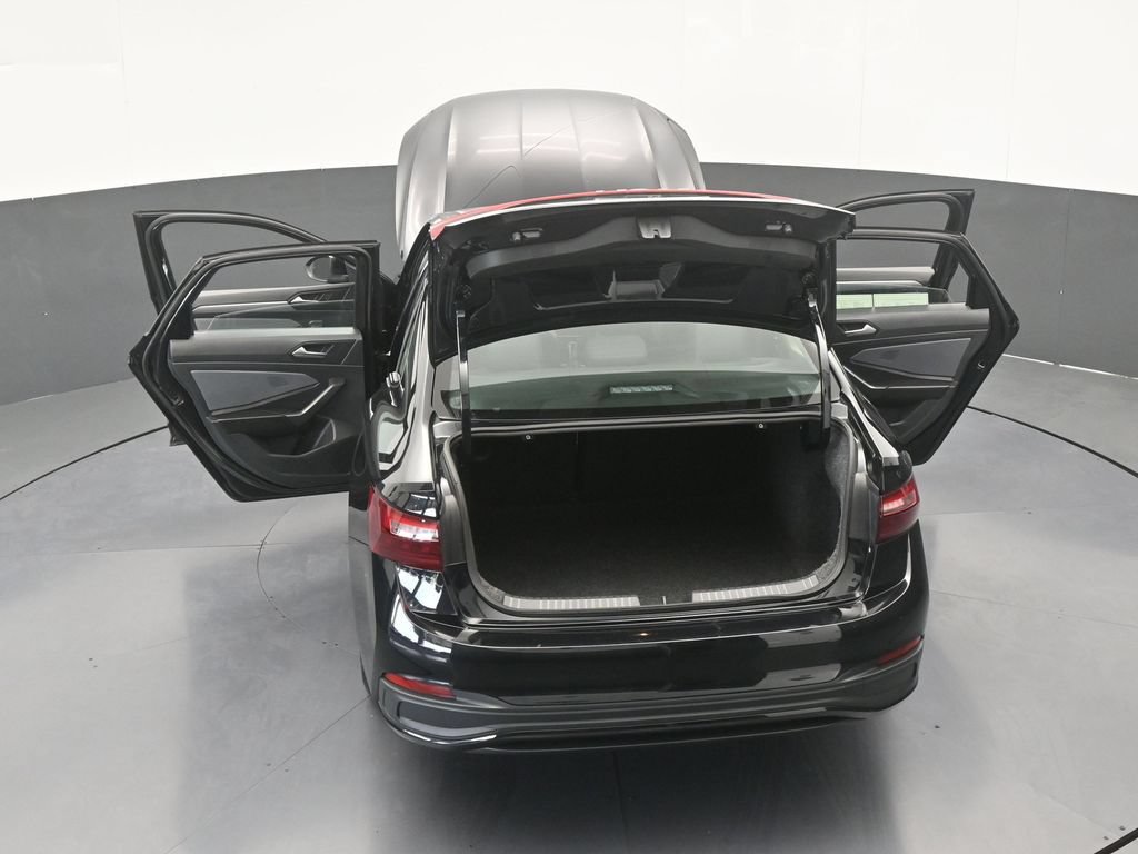 Used 2025 Volkswagen Jetta SE FWD image 64