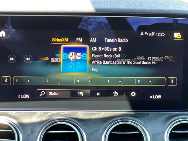 Used 2023 Mercedes-Benz E 350 4MATIC Sedan image 16
