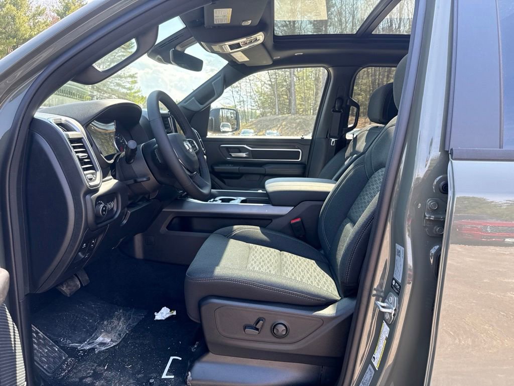 New 2026 RAM 1500 4x4 Crew Cab image 19