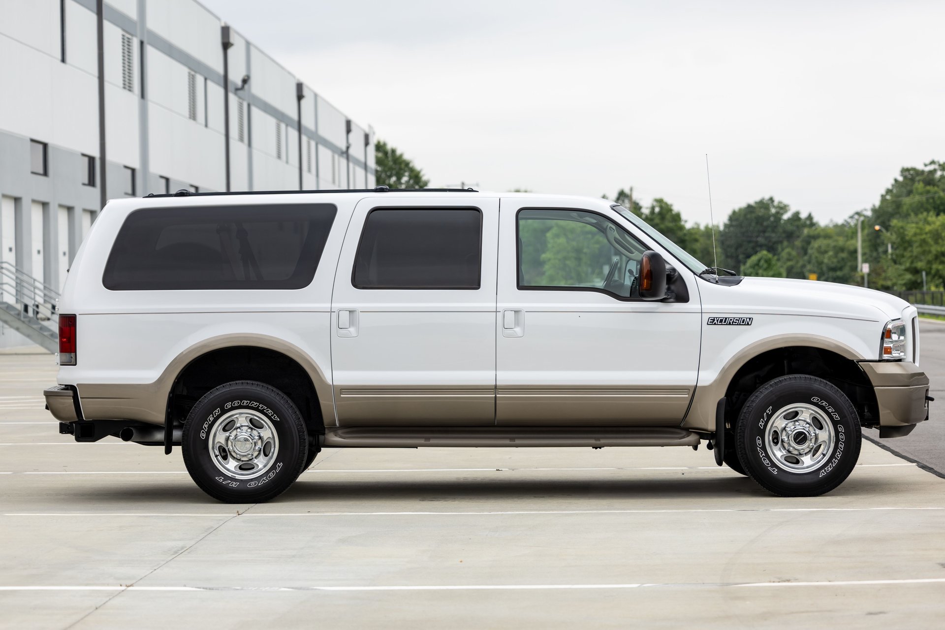 Used 2005 Ford Excursion Eddie Bauer AWD/4WD image 14
