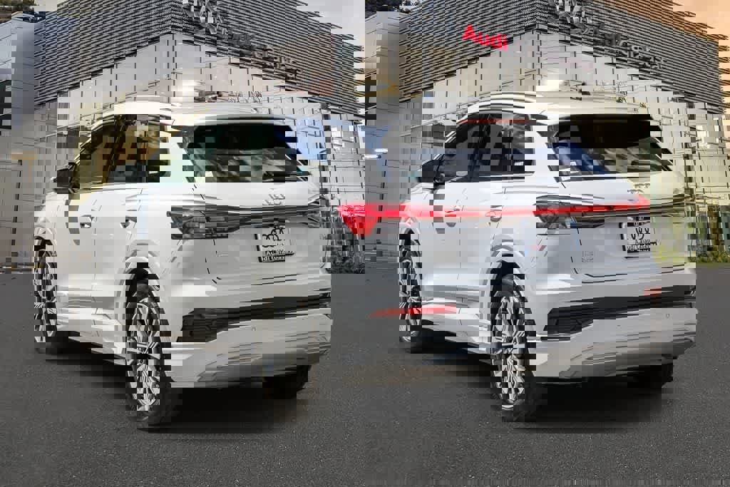 Used 2023 Audi Q4 e-tron Premium Plus w/ Premium Plus image 2