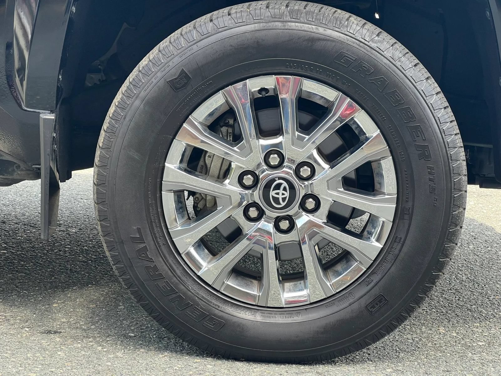 Used 2025 Toyota Tacoma Limited AWD/4WD image 8