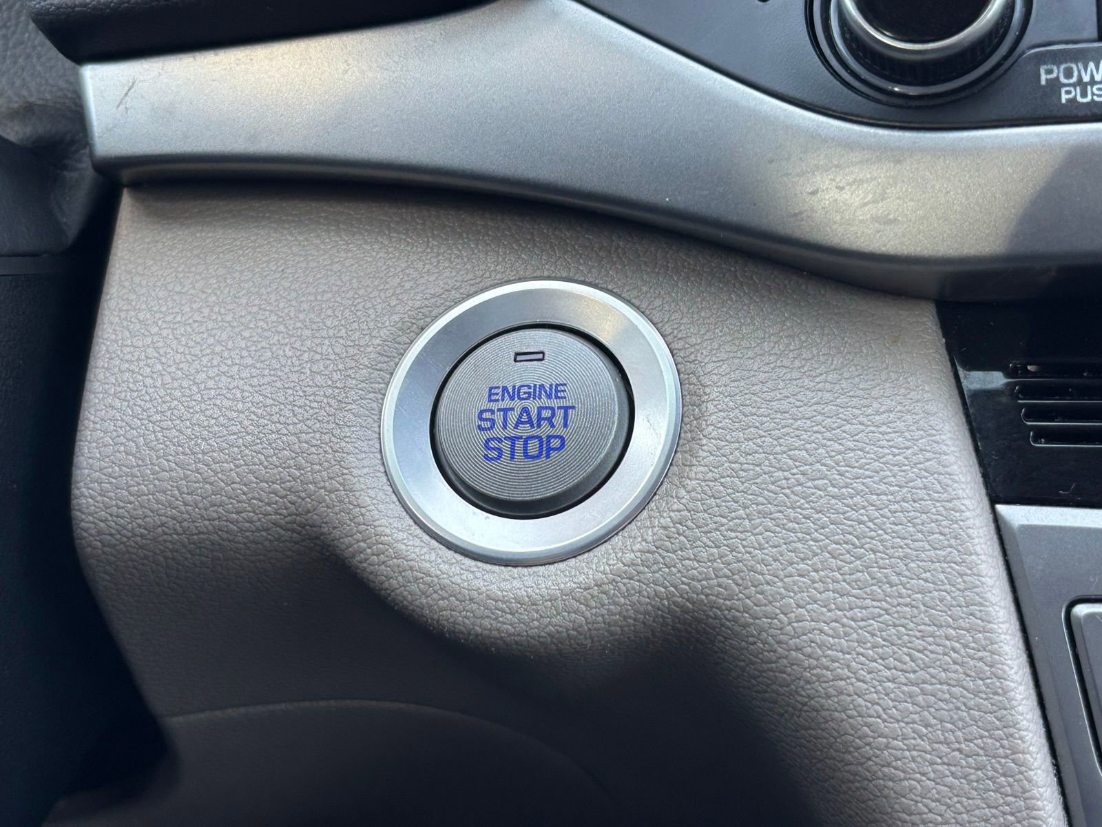 Used 2018 Hyundai Elantra Value Edition FWD image 6