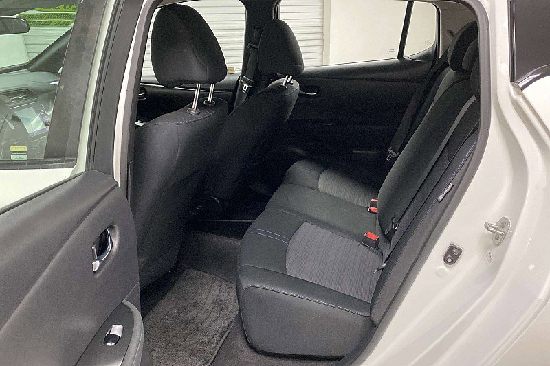 Used 2022 Nissan Leaf S image 19