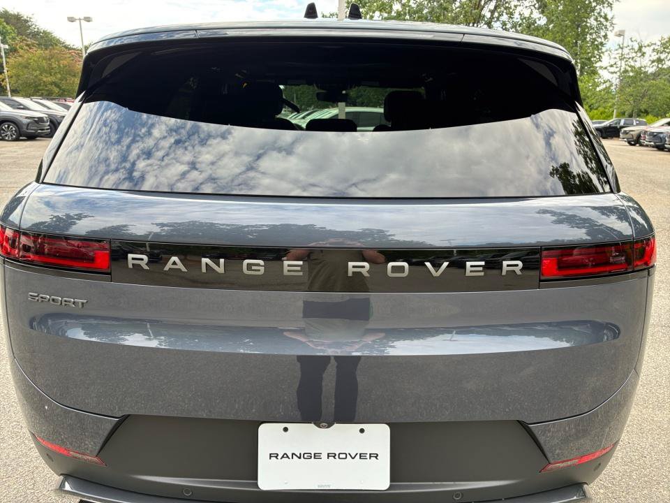 New 2026 Land Rover Range Rover Sport SE AWD/4WD image 14