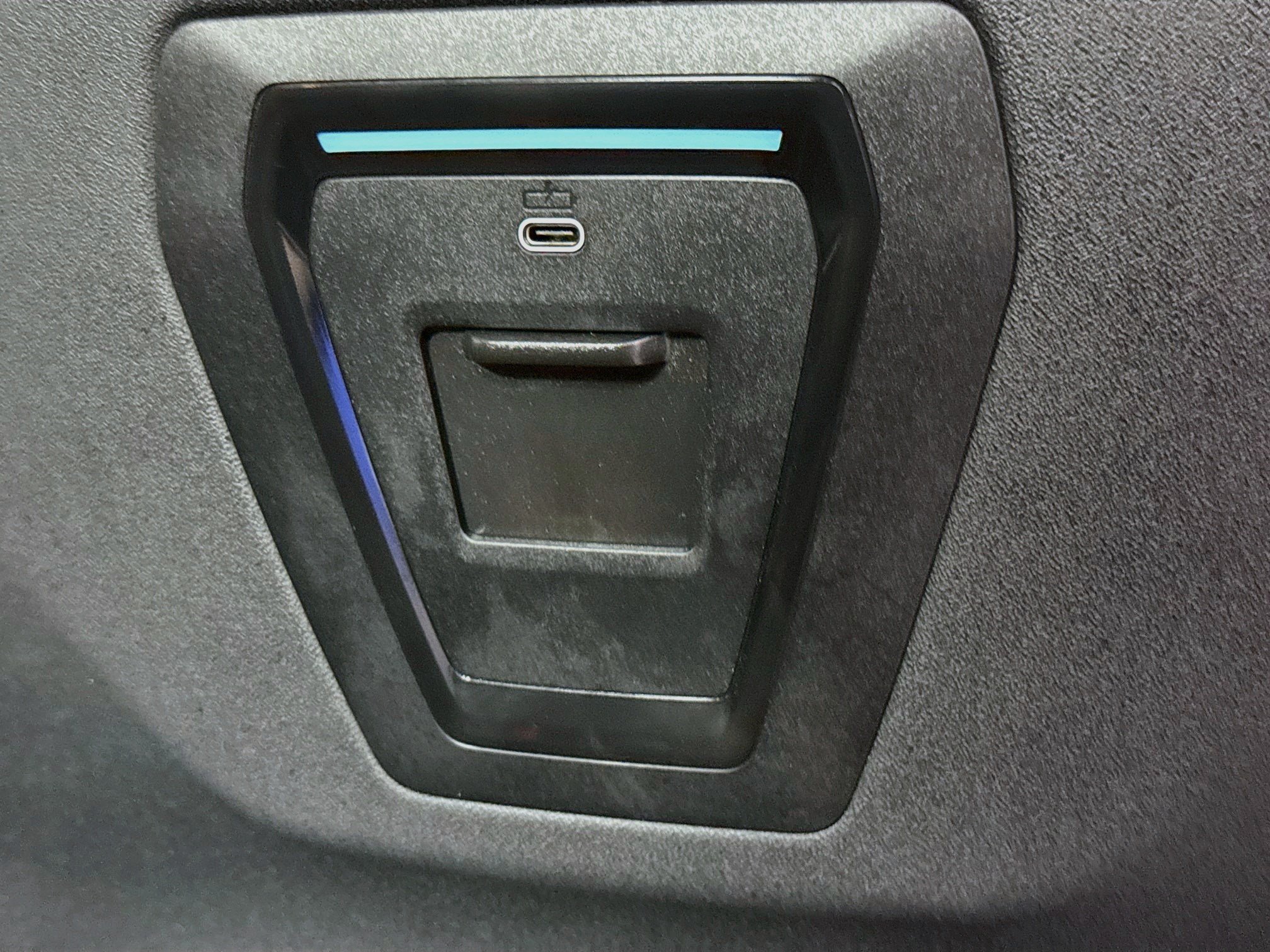 Used 2024 BMW 530i w/ Premium Package RWD image 41