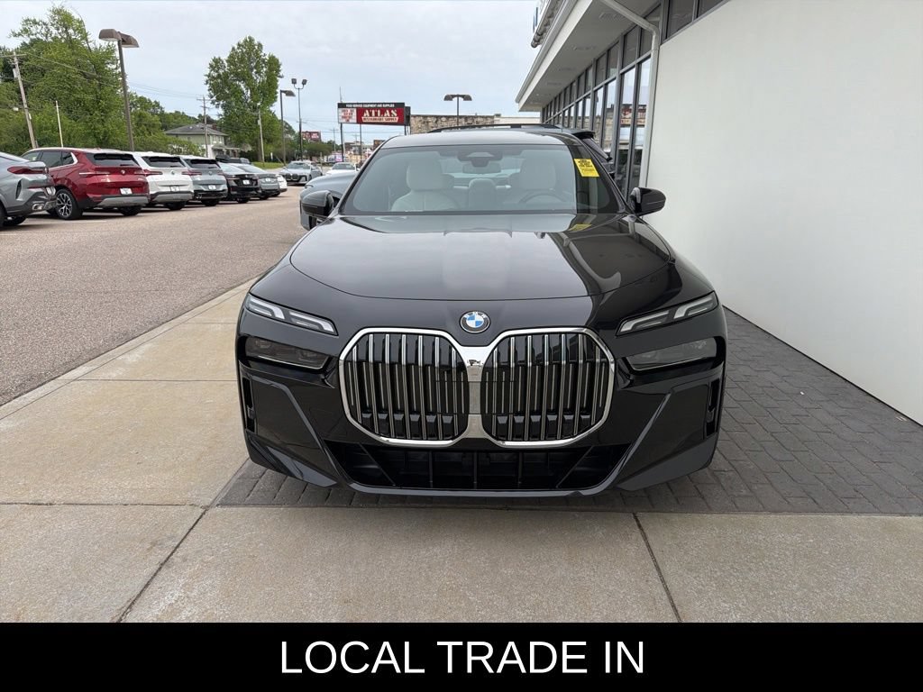 Used 2025 BMW 760i xDrive AWD/4WD image 2