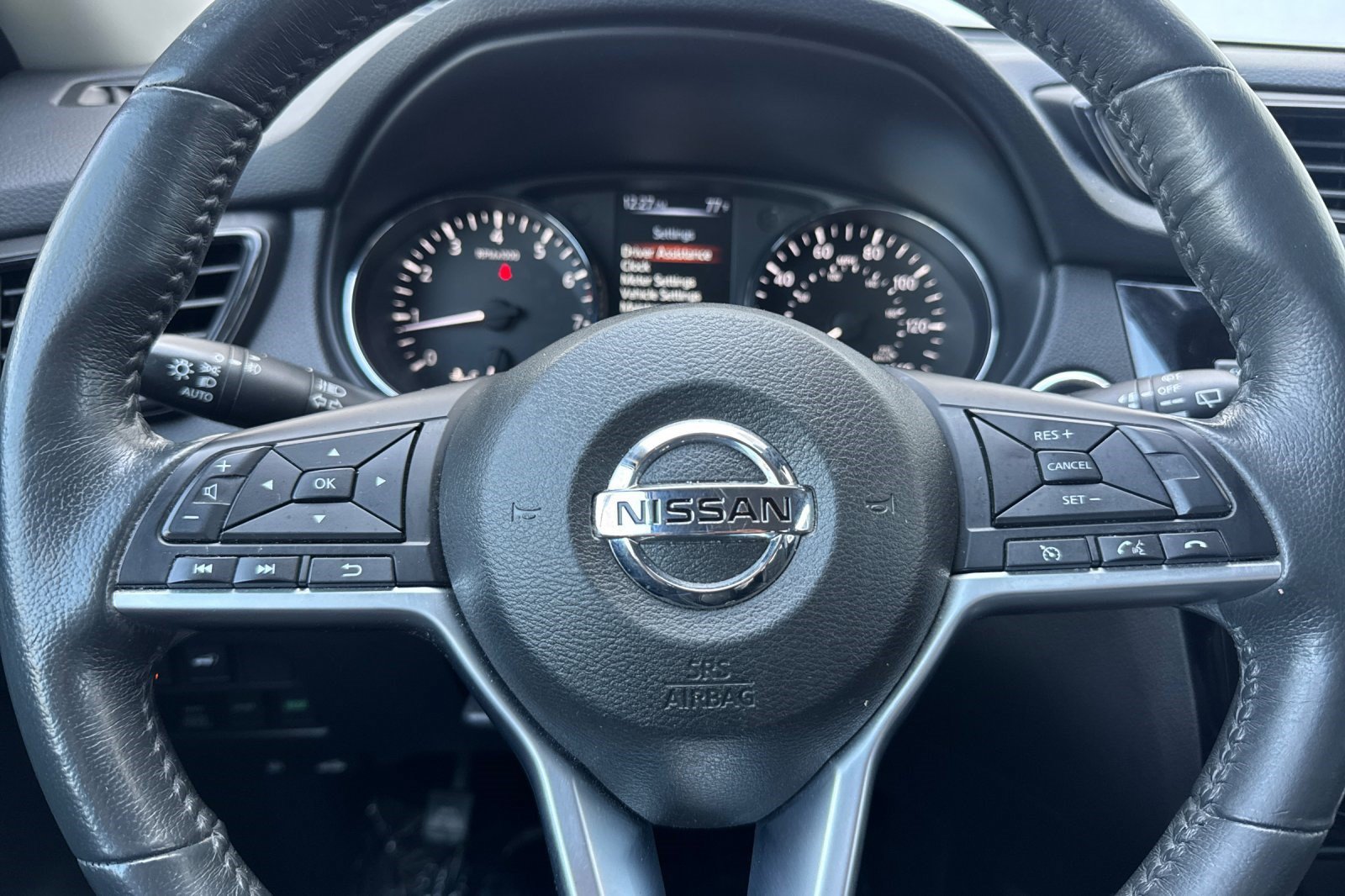 Used 2017 Nissan Rogue SL w/ SL Premium Package AWD/4WD image 11