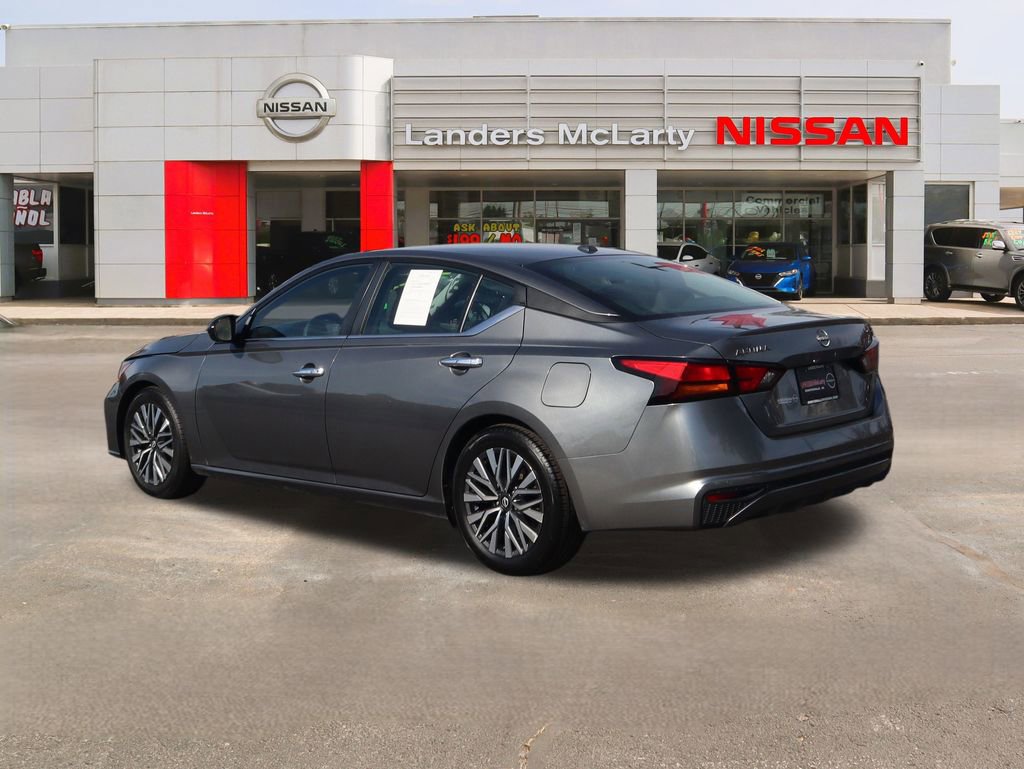 Used 2024 Nissan Altima 2.5 SV image 5