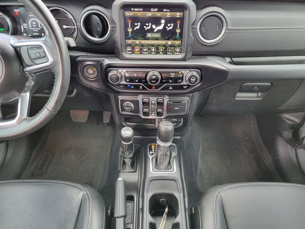 Used 2023 Jeep Wrangler Unlimited Sahara w/ Cold Weather Group image 15