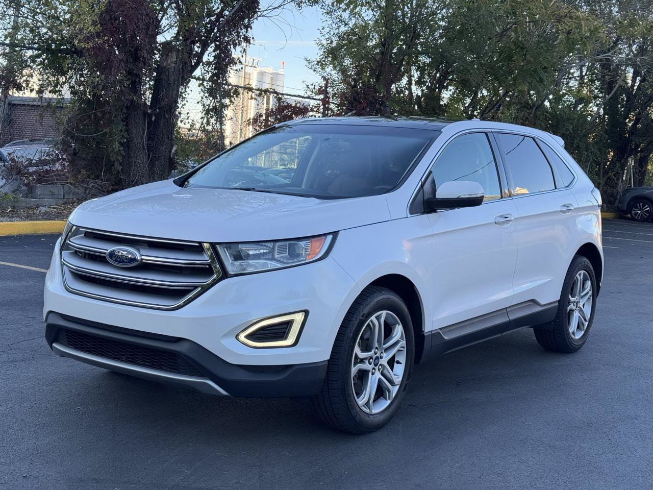 Used 2015 Ford Edge Titanium w/ Equipment Group 301A FWD image 4