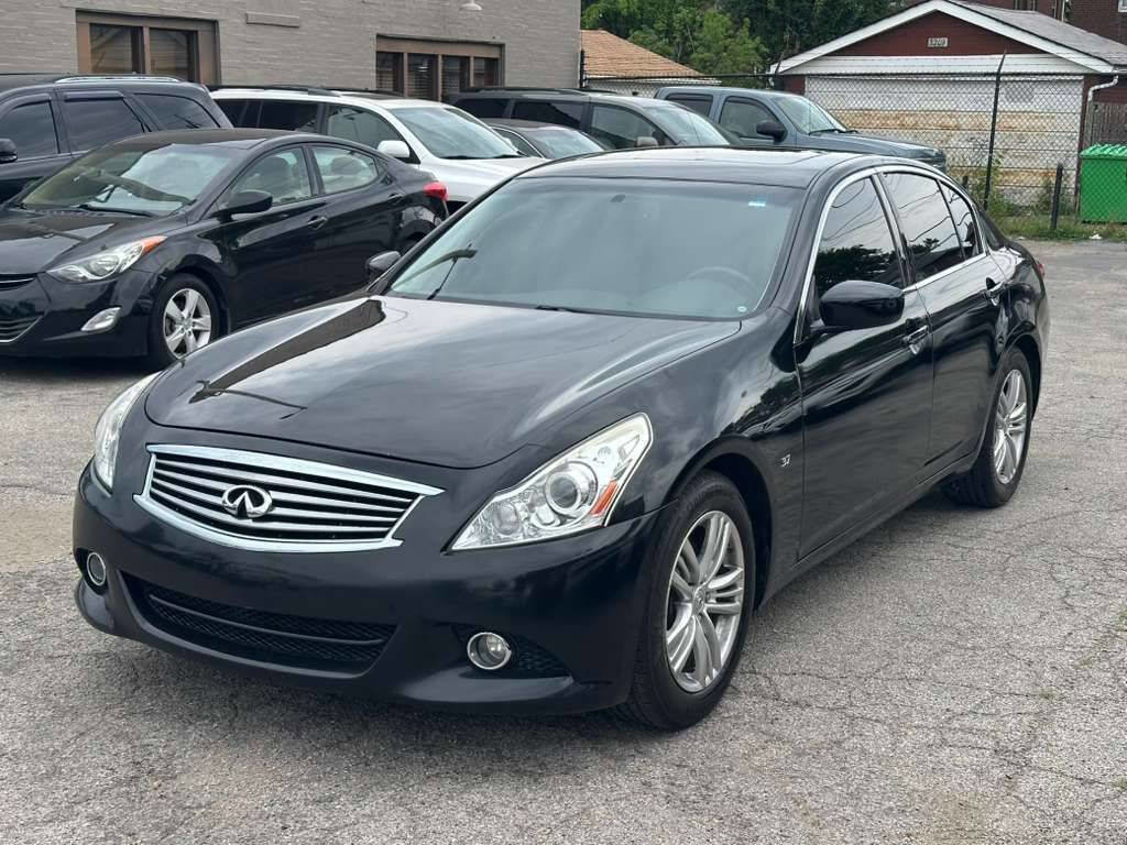 Used 2015 INFINITI Q40 w/ Moonroof Package RWD image 3