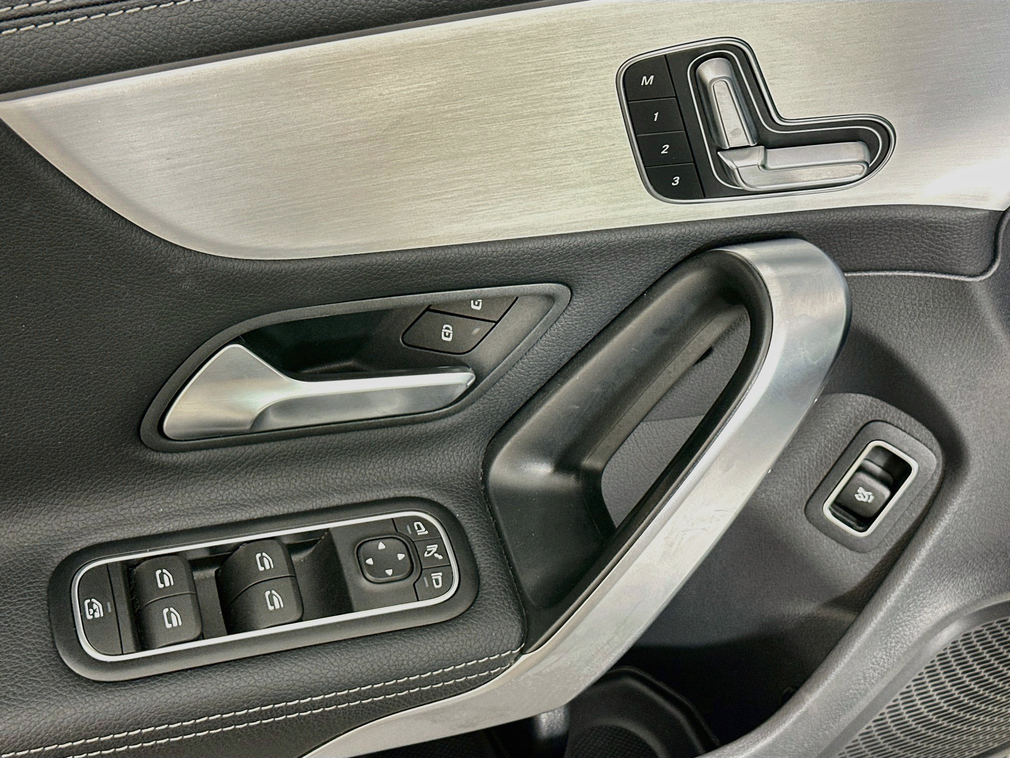 Used 2025 Mercedes-Benz CLA 250 image 15