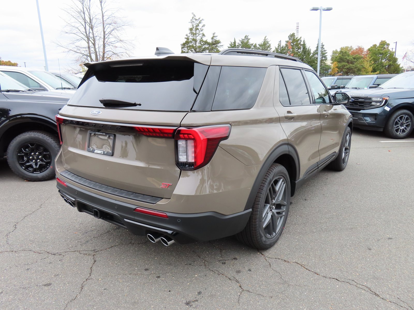 New 2026 Ford Explorer ST w/ Sun And Sound Package image 4
