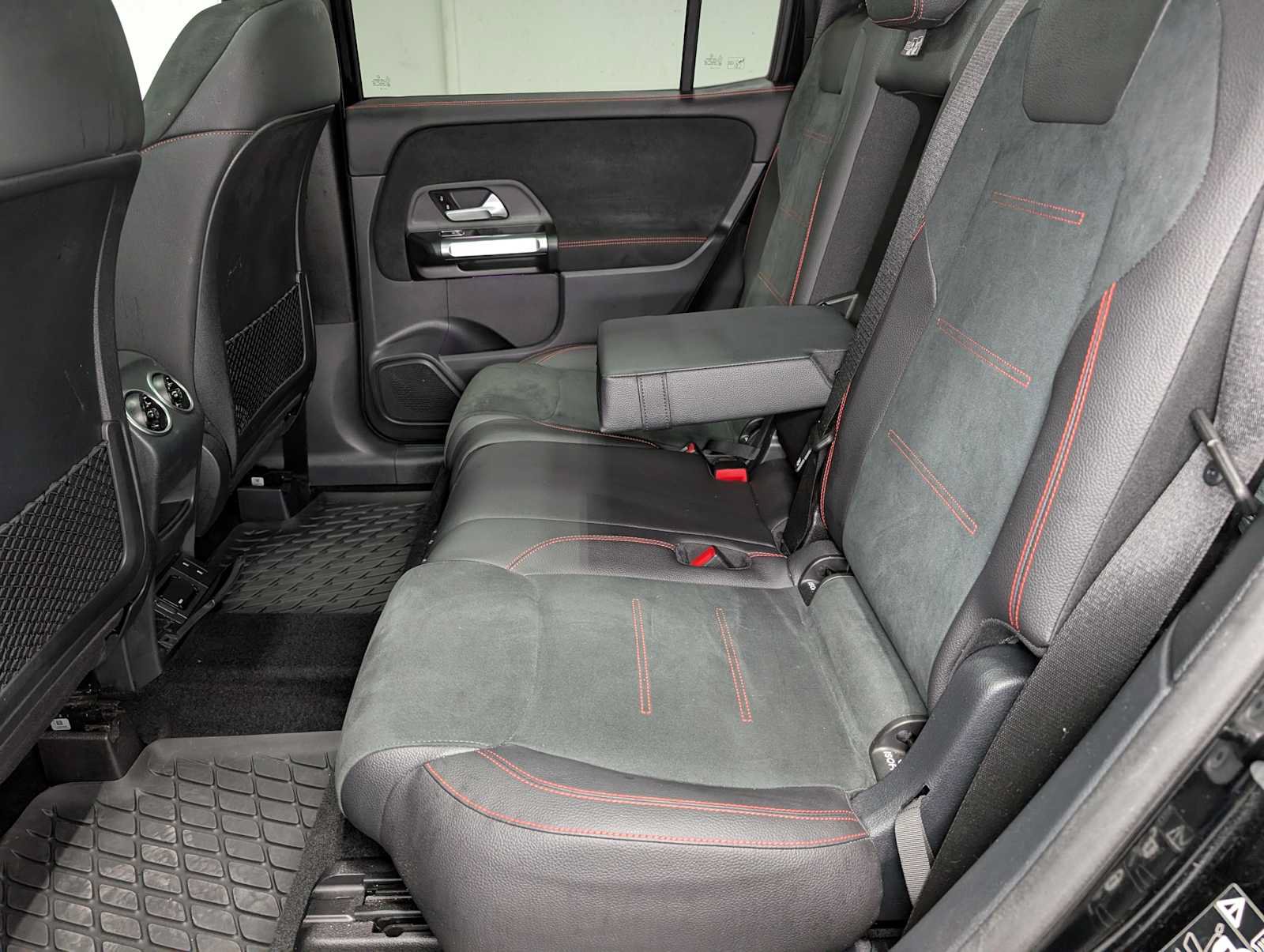 Used 2023 Mercedes-Benz GLB 250 4MATIC image 22