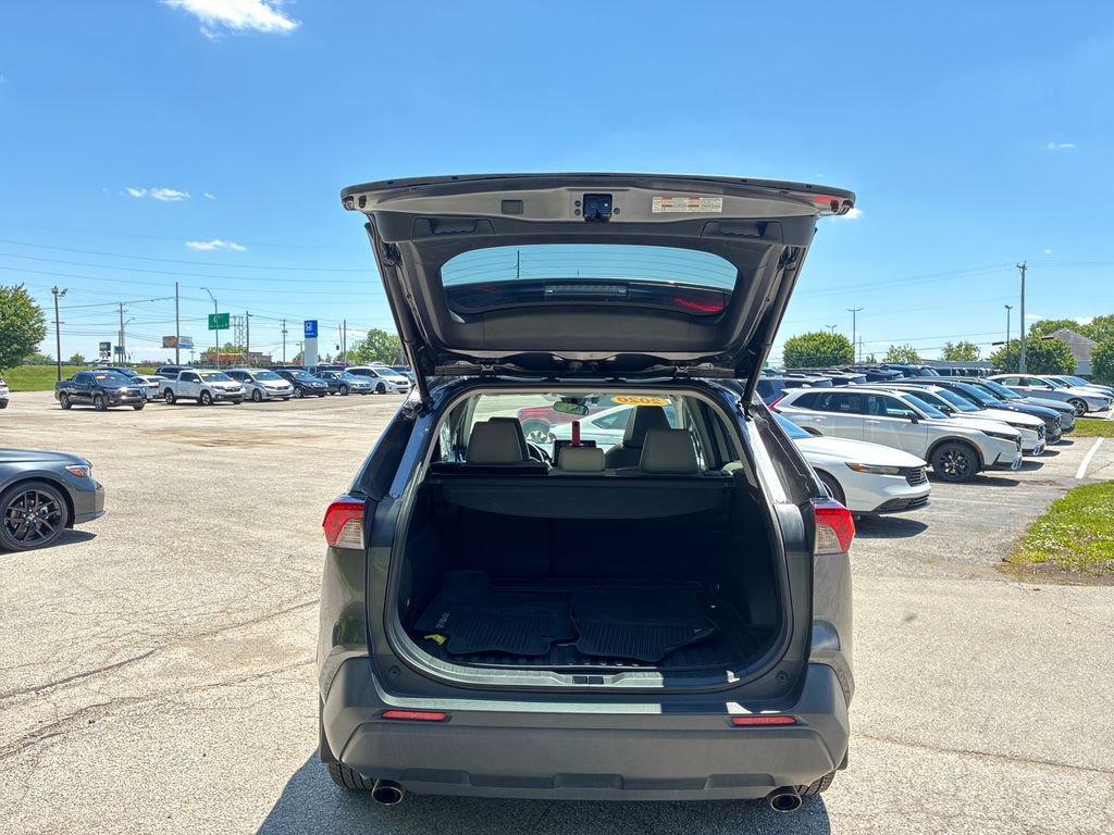 Used 2020 Toyota RAV4 XLE Premium AWD/4WD image 20