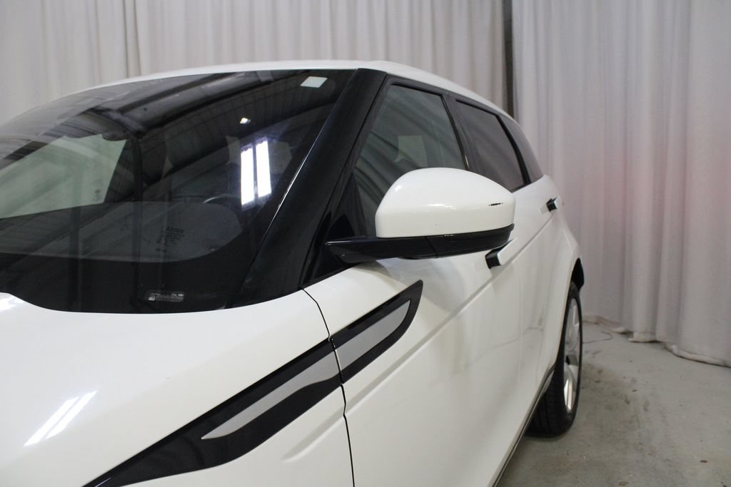 Used 2020 Land Rover Range Rover Evoque SE AWD/4WD image 34