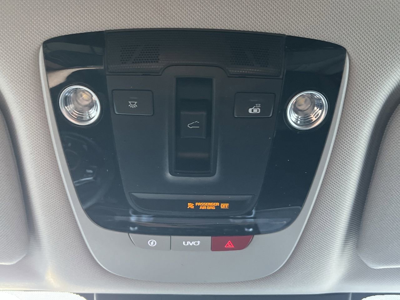 Used 2022 Kia Sorento S w/ Panoramic Sunroof Package image 19