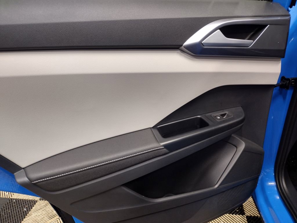 New 2025 Volkswagen Taos SEL image 22