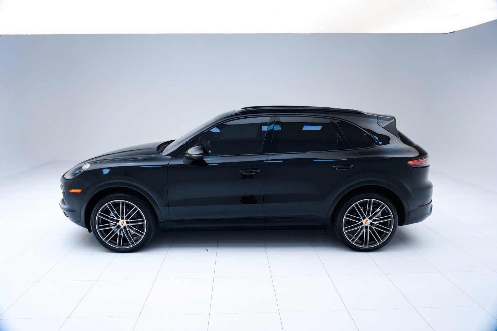 Used 2021 Porsche Cayenne S image 2