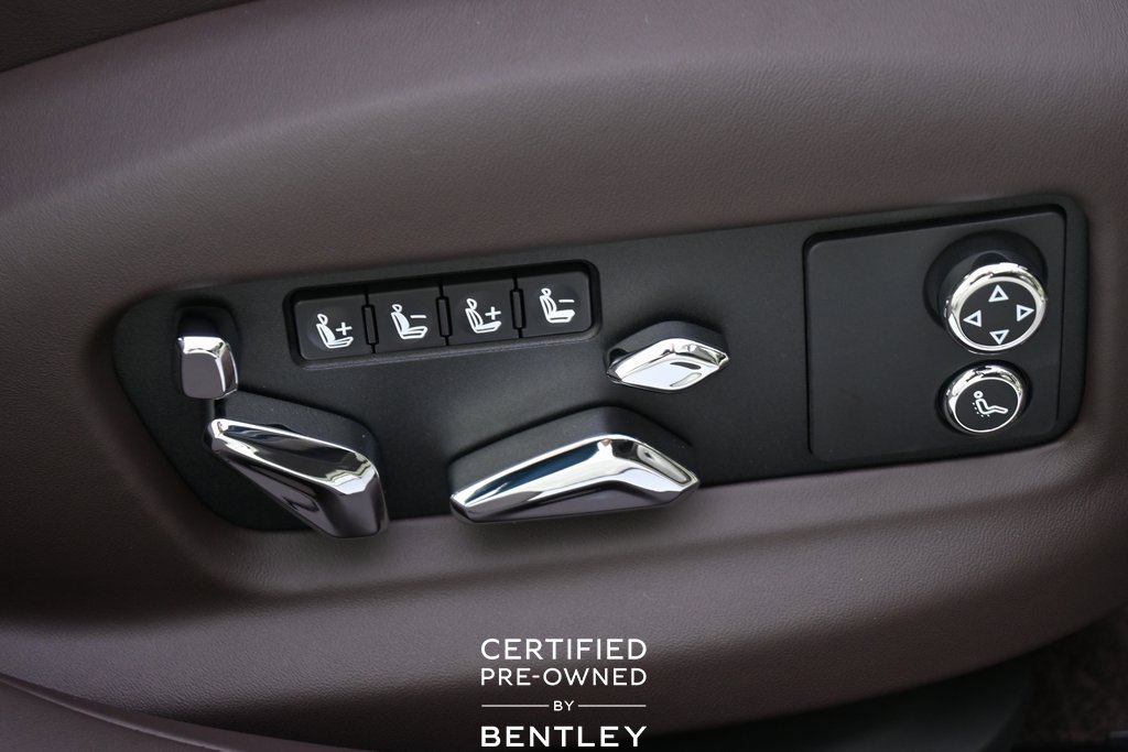 Used 2024 Bentley Flying Spur V8 image 28