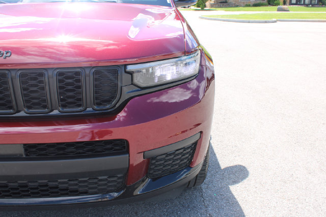 Used 2023 Jeep Grand Cherokee L Laredo AWD/4WD image 40