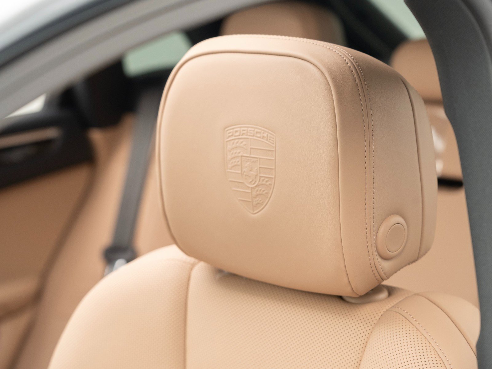 New 2026 Porsche Macan image 19