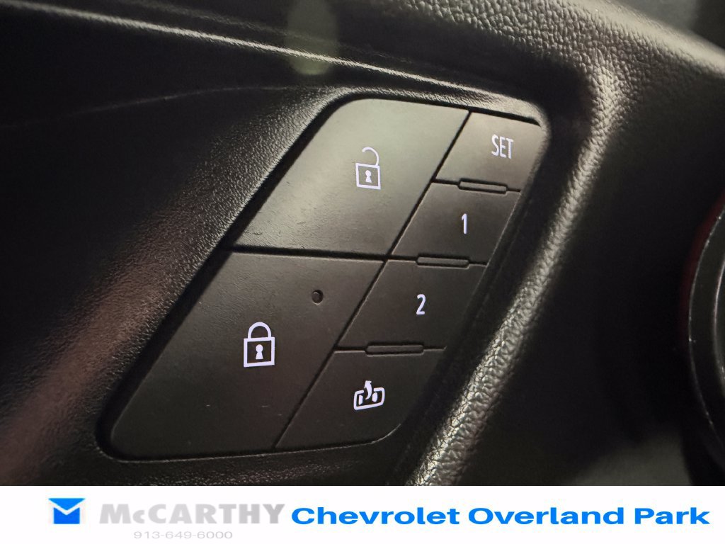 Used 2025 Chevrolet Equinox RS w/ Safety and Technology Package AWD/4WD image 17