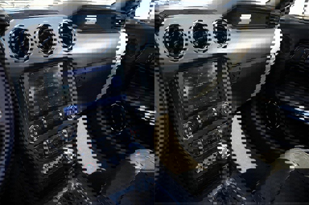 Used 2022 Ford Mustang Premium image 18