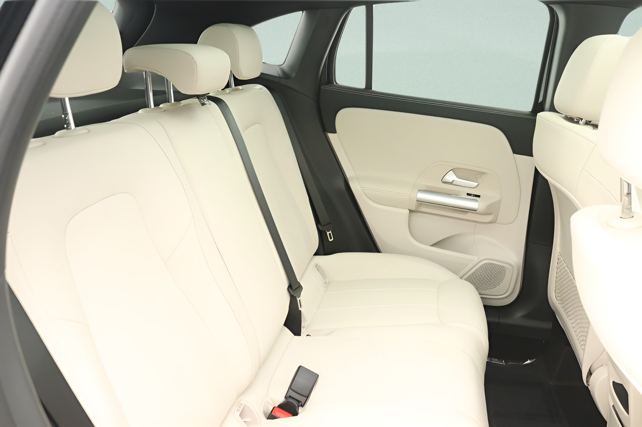 Used 2025 Mercedes-Benz GLA 250 image 30