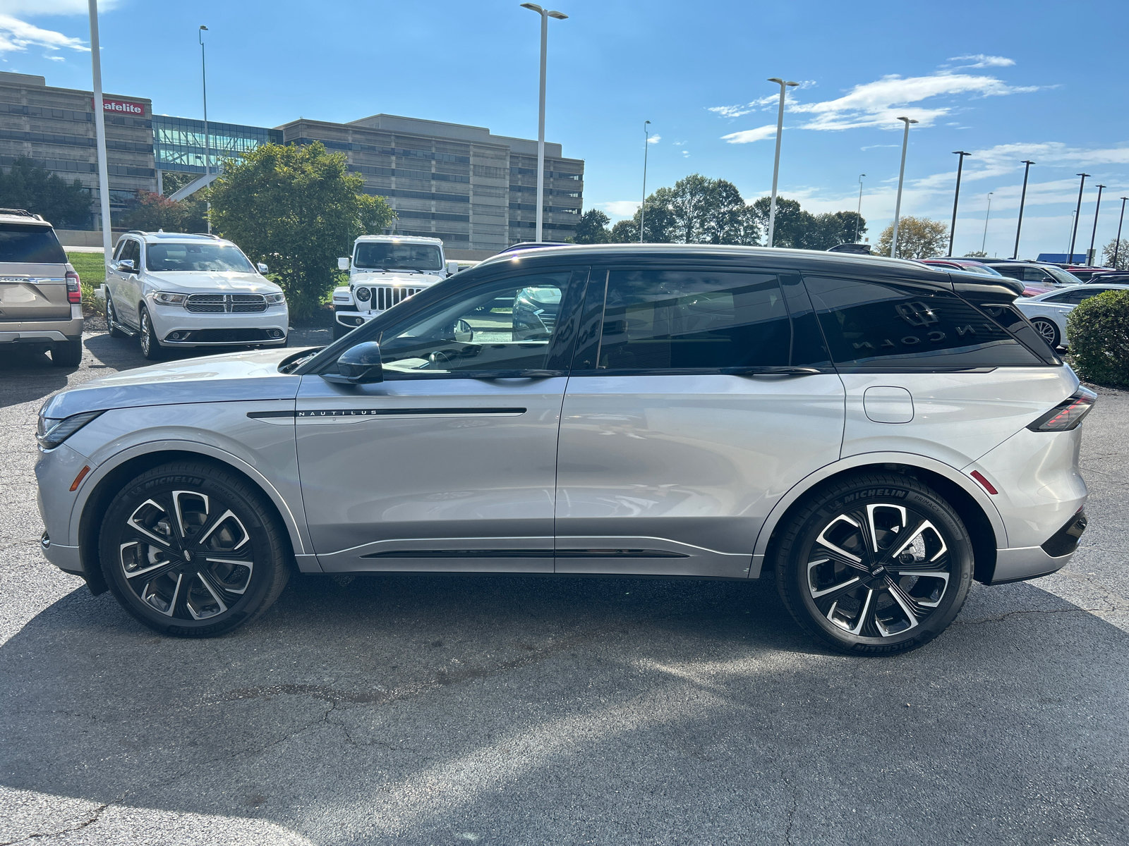 New 2026 Lincoln Nautilus Reserve AWD/4WD image 4