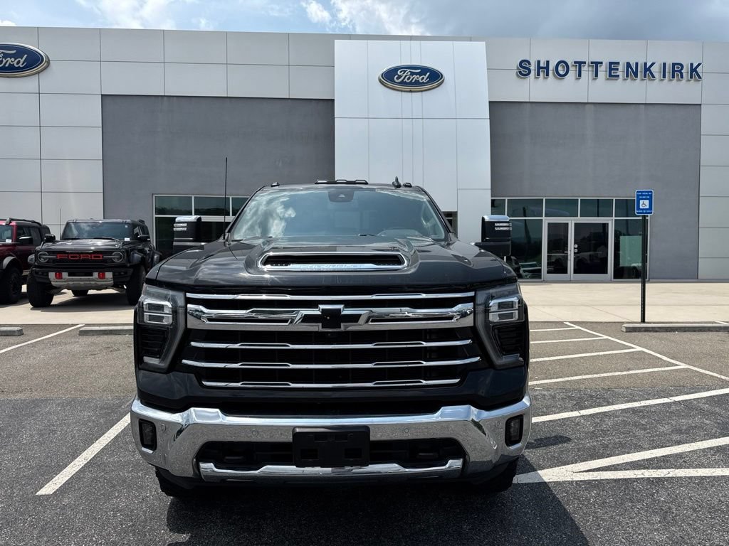 Used 2024 Chevrolet Silverado 2500 LTZ w/ LTZ Convenience Package AWD/4WD video 2