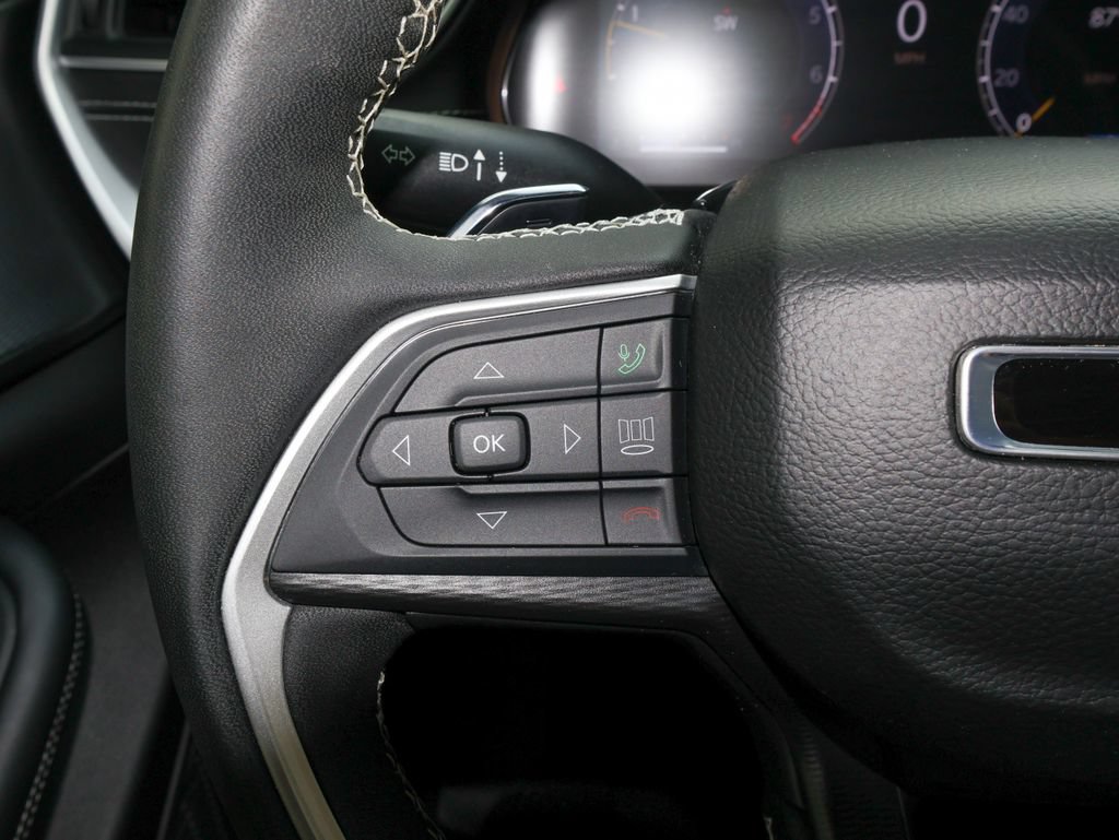 Used 2024 Jeep Grand Cherokee Altitude AWD/4WD image 26