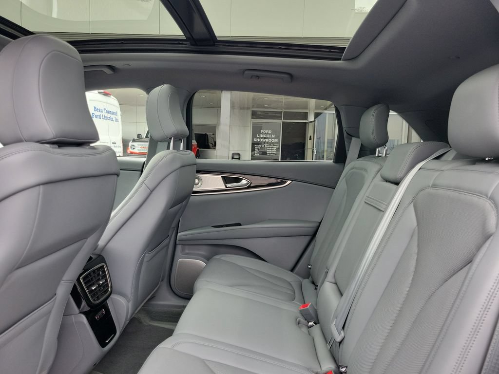 Certified 2023 Lincoln Nautilus Reserve w/ Equipment Group 202A AWD/4WD image 14
