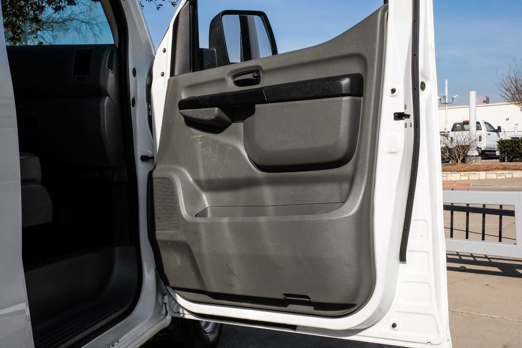 Used 2019 Nissan NV 2500 S image 36