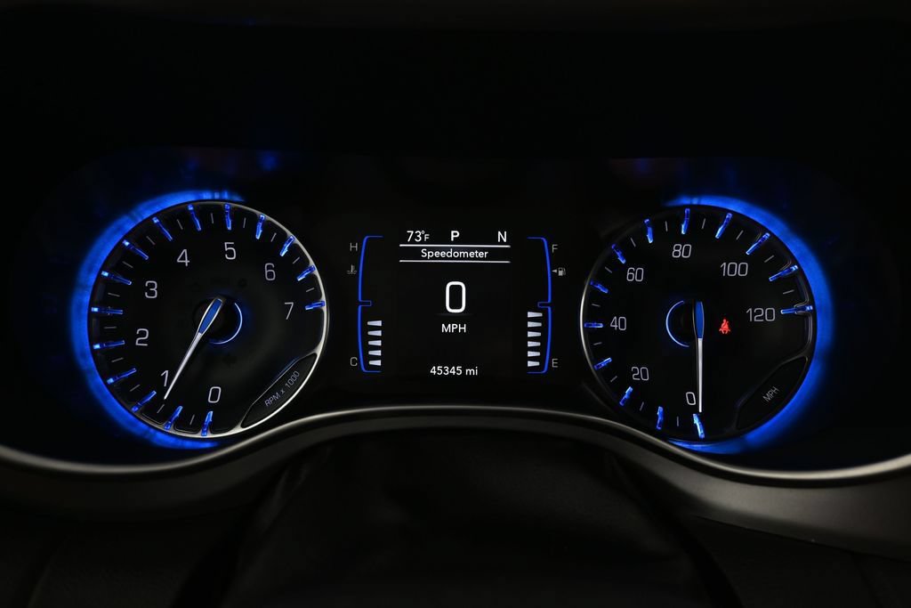 Used 2019 Chrysler Pacifica Touring Plus w/ S Appearance Package FWD image 10