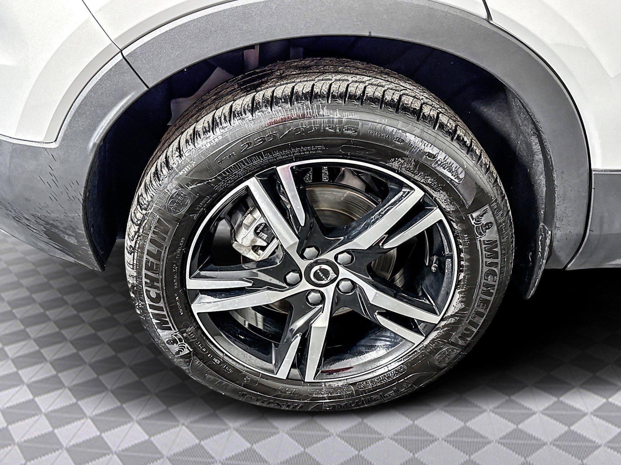 Used 2025 Volvo XC40 B5 Core image 33