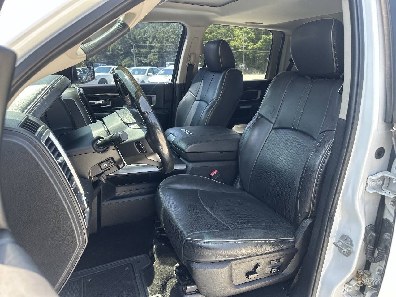 Used 2014 RAM 1500 Limited RWD image 15