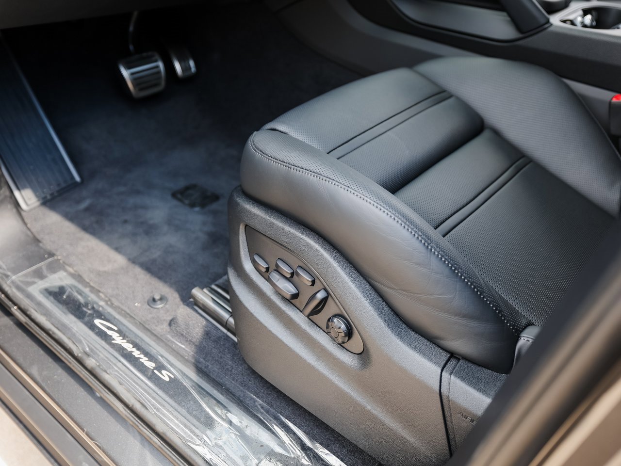 New 2026 Porsche Cayenne S image 14