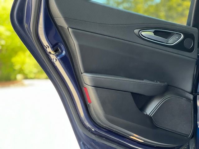 Used 2017 Alfa Romeo Giulia AWD image 13