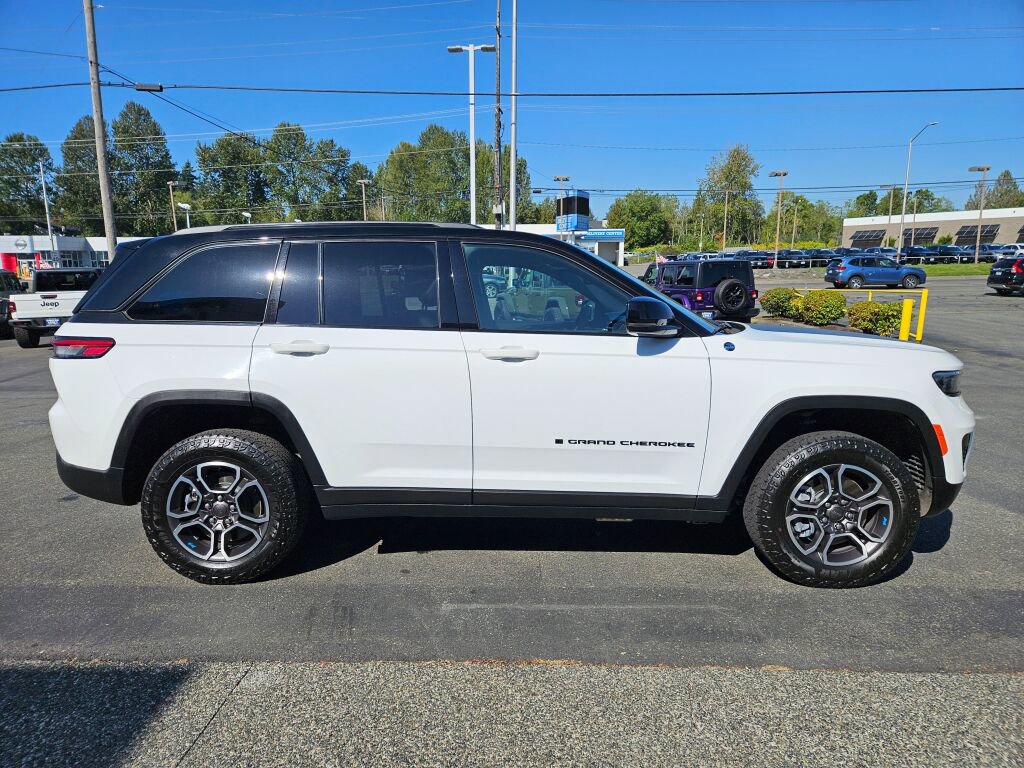 Used 2024 Jeep Grand Cherokee Trailhawk image 6