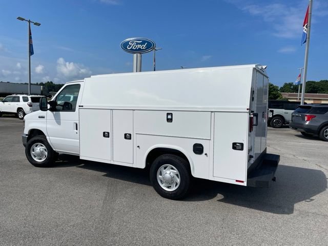 New 2027 Ford E-350 and Econoline 350 Super Duty w/ Power Equipment Group RWD image 8